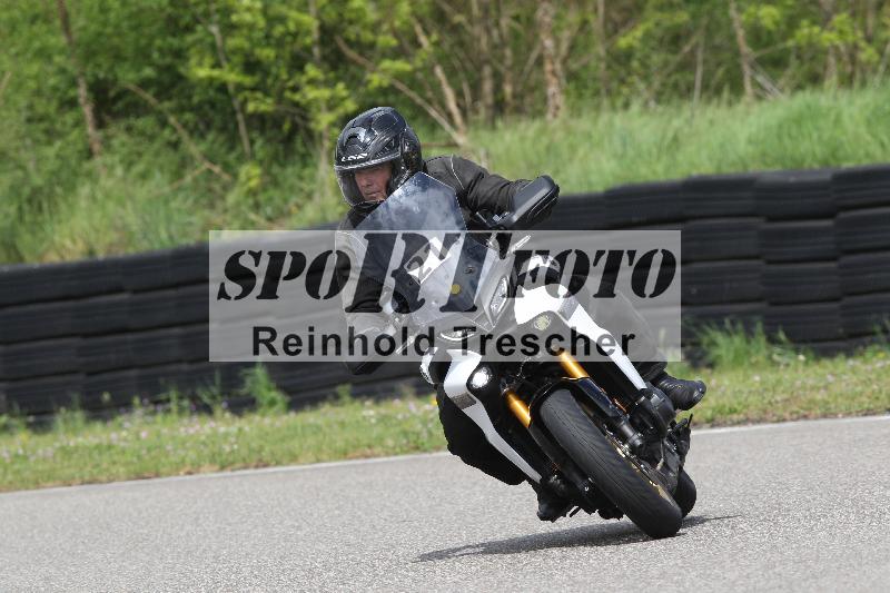 Archiv-2025/10 23.04.2025 Cornu Master School ADR/rot-rouge/21